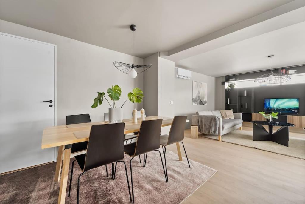Apartment Stor Og Moderne