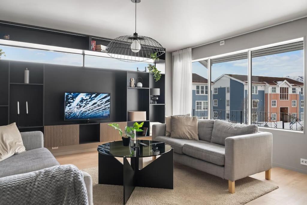 Stor Og Moderne Tromso