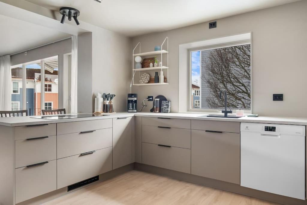Stor Og Moderne Tromso